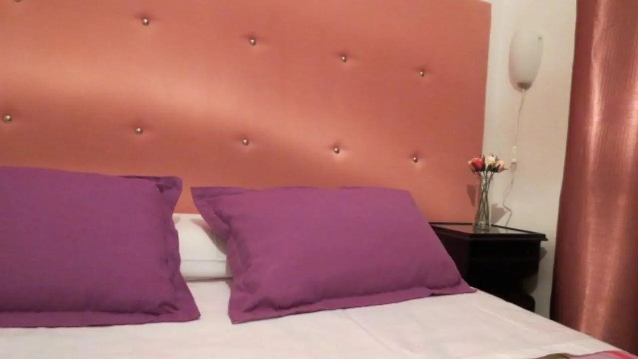 Apartment Comet Suites Elvira Granada Spain
